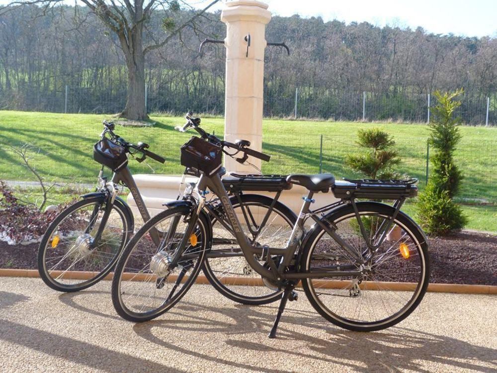 Hotel Le Kolibri ตูร์นุส ภายนอก รูปภาพ
